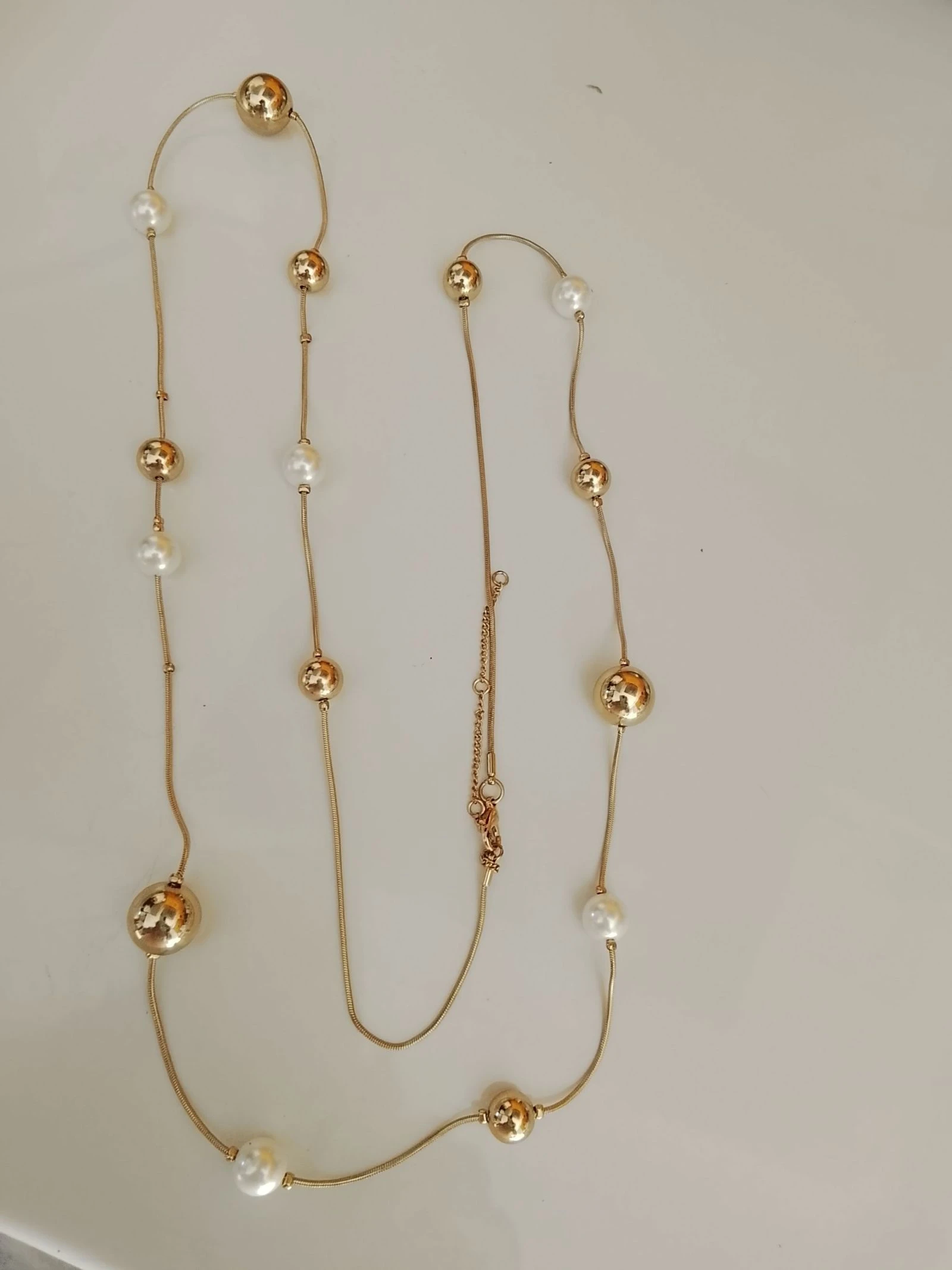 💎 Galeries Lafayette Gouden ketting met witte en gouden kralen in zeer goede staat 💎 – photo 2